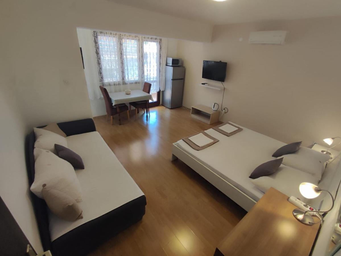 Apartmani Valentino Макарська Екстер'єр фото