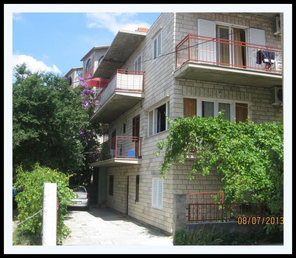 Apartmani Valentino Макарська Екстер'єр фото